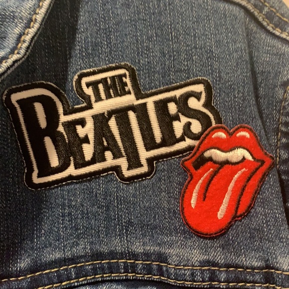 Woman’s custom jean jacket with Beatles and rolling stone toung - Picture 3 of 3